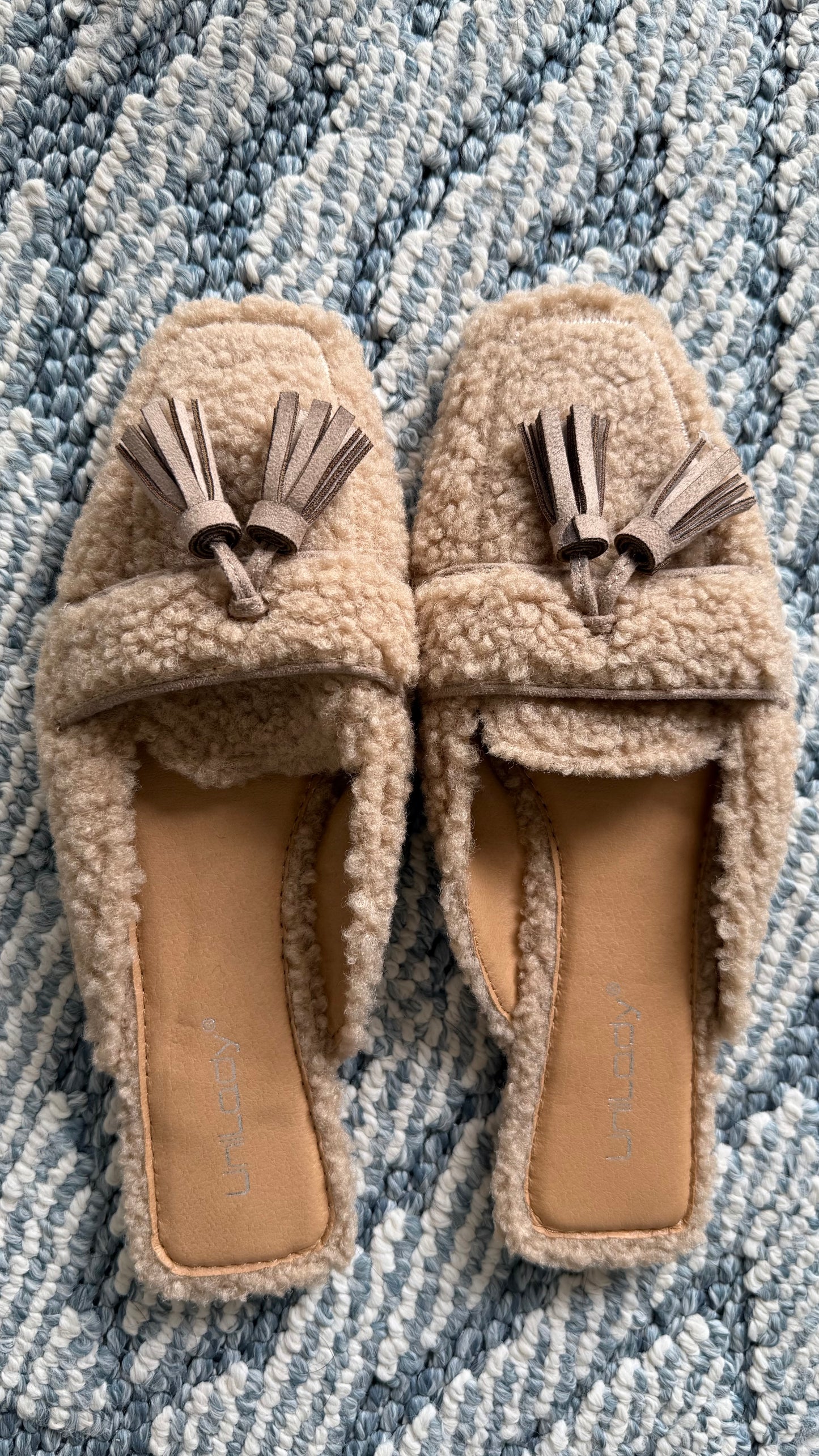 A zapato mule beige fur