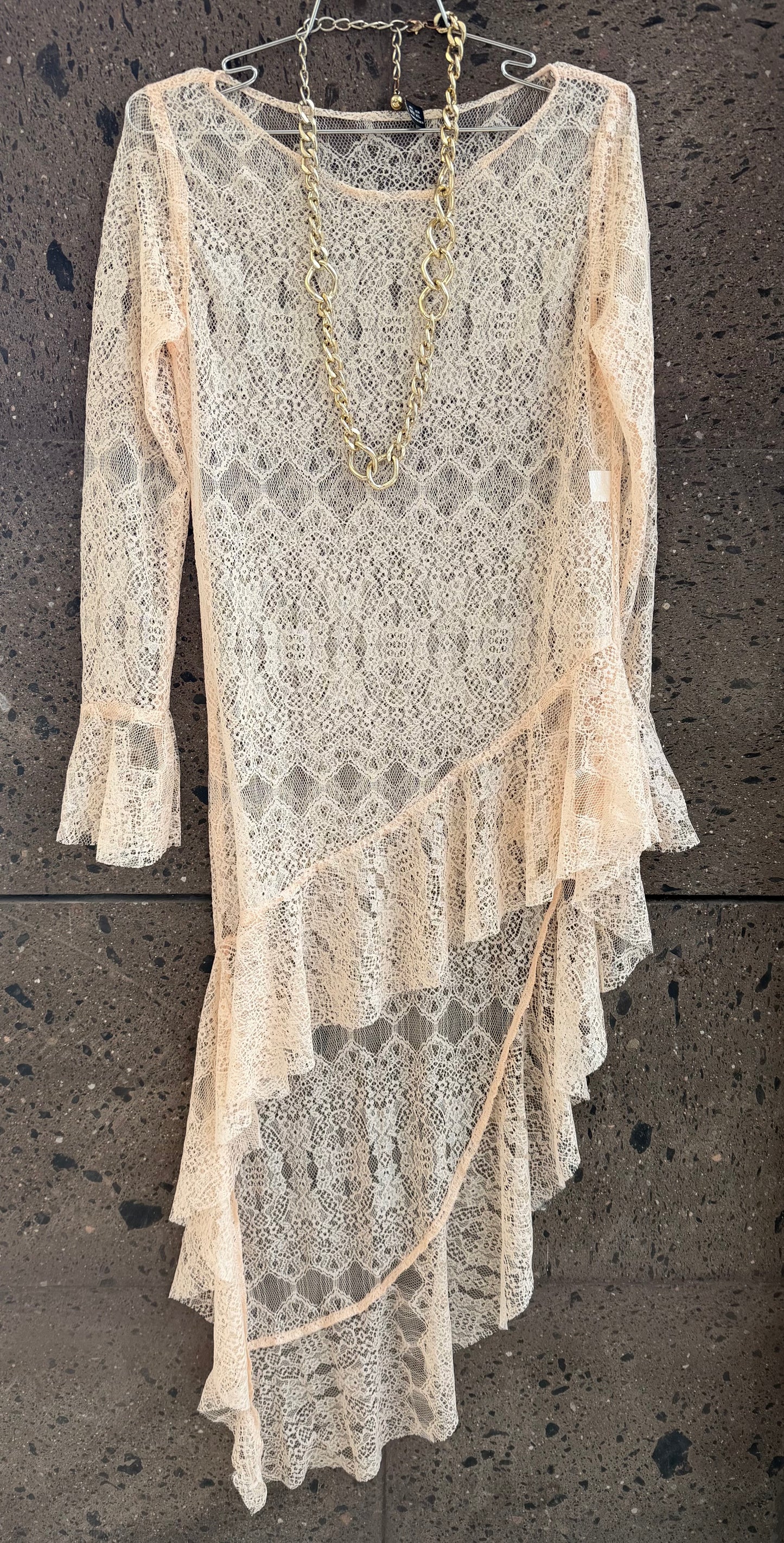 Blusa encaje larga beige