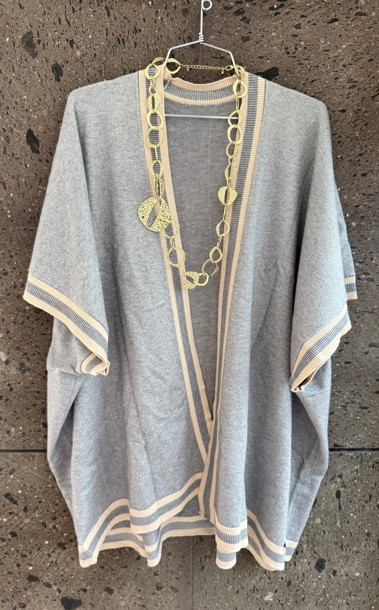 Ensamble brillos gris