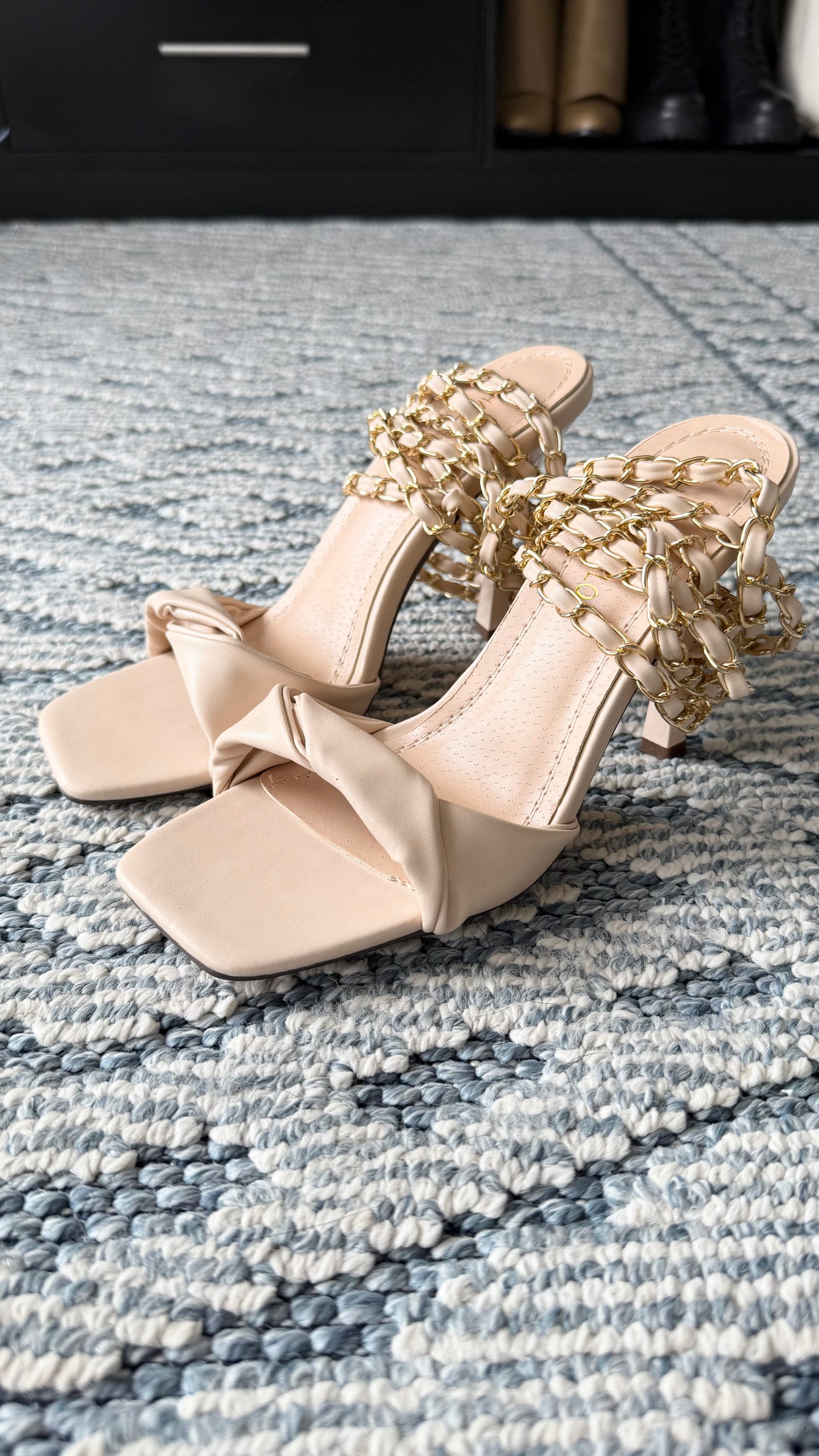 A Zapato nude cadenas