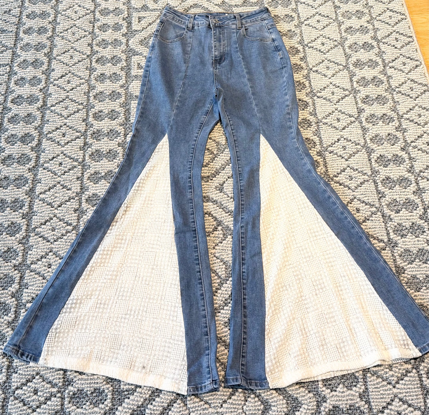 Jeans encaje campana oscuro stretch