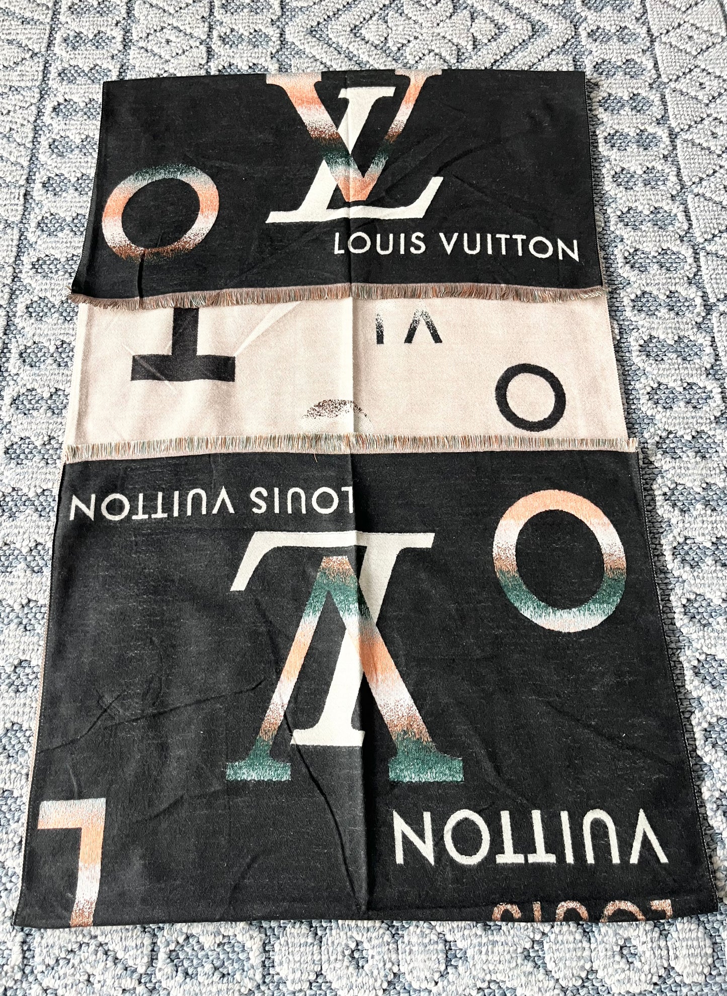 foulard Louis Vuitton negro