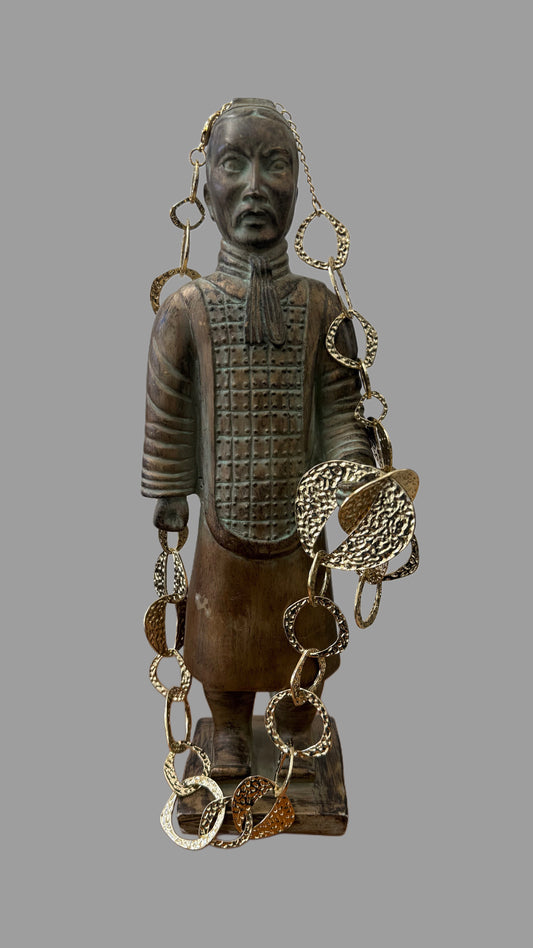 T Collar dorado eslabón esacalonado