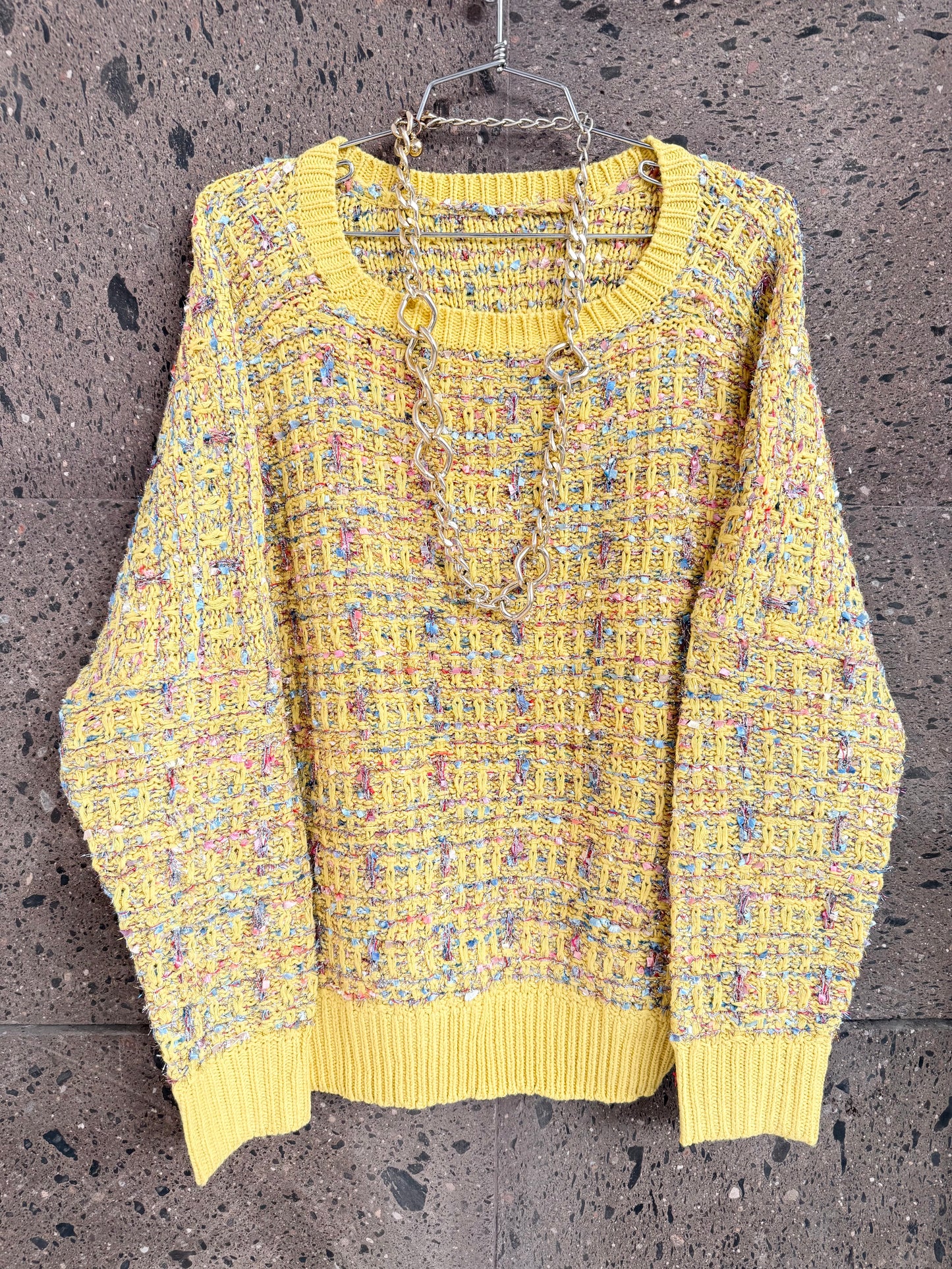 Sweter tweed cerrado amarillo