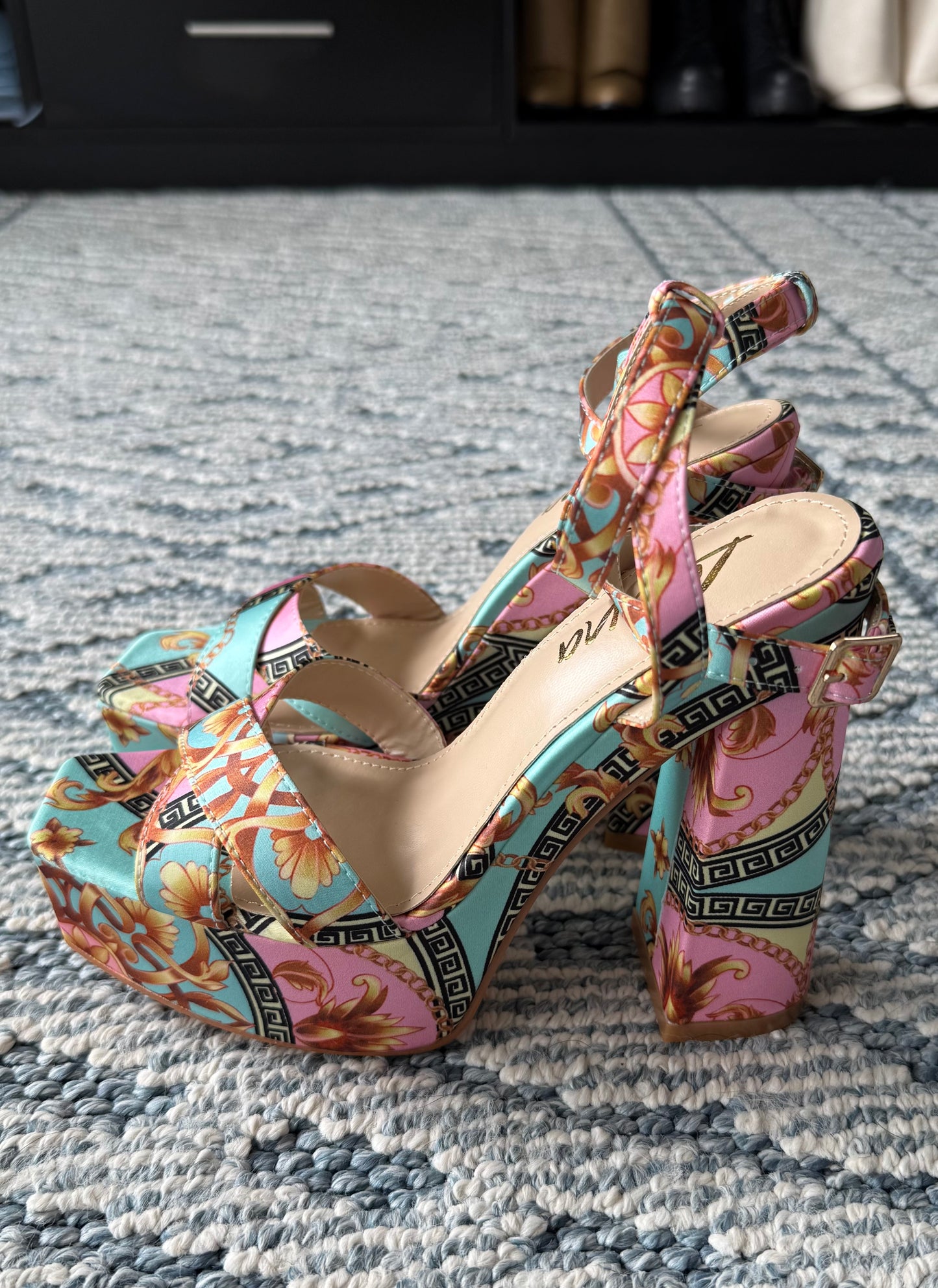A Zapato satin Aqua fine