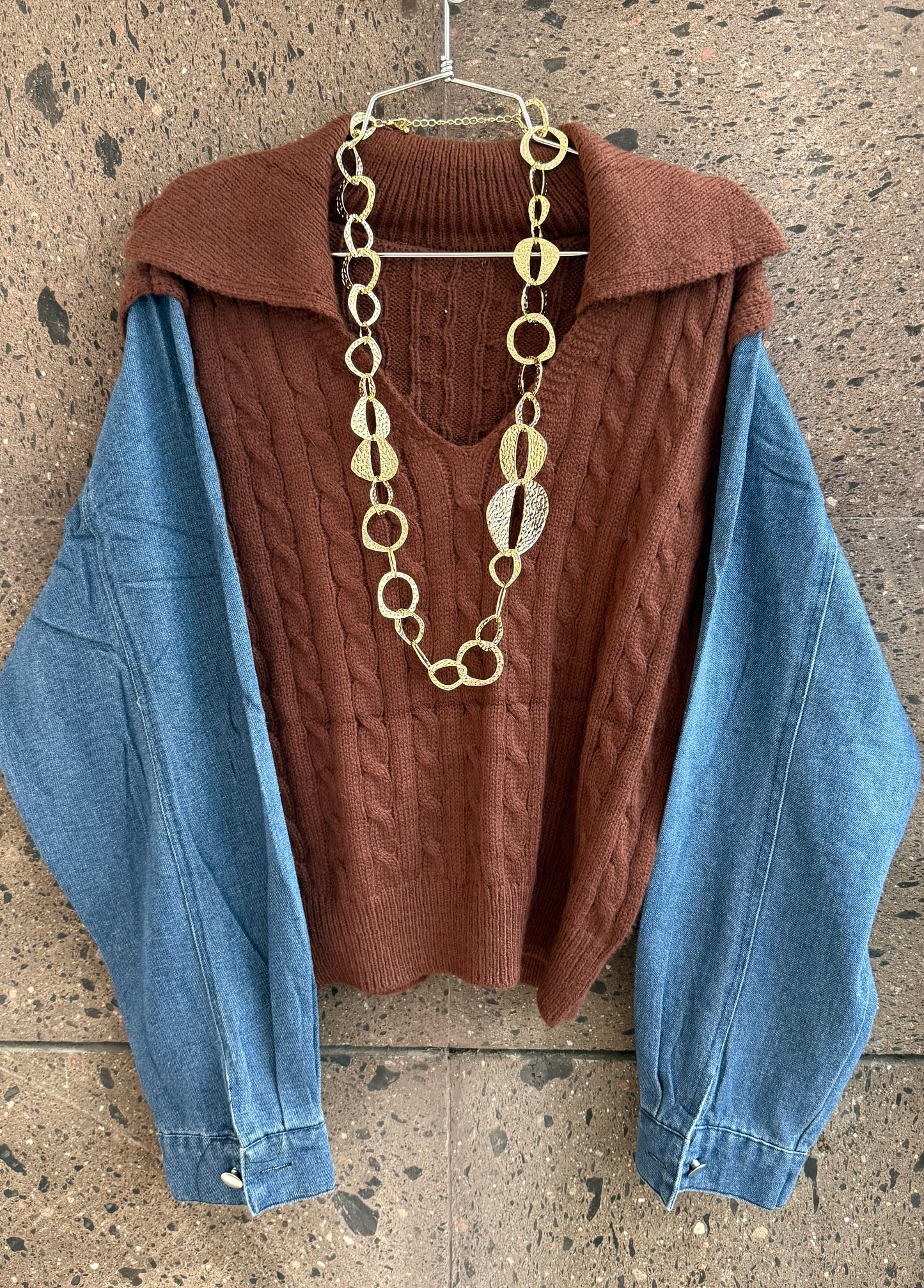 Sweter cuello manga chocolate