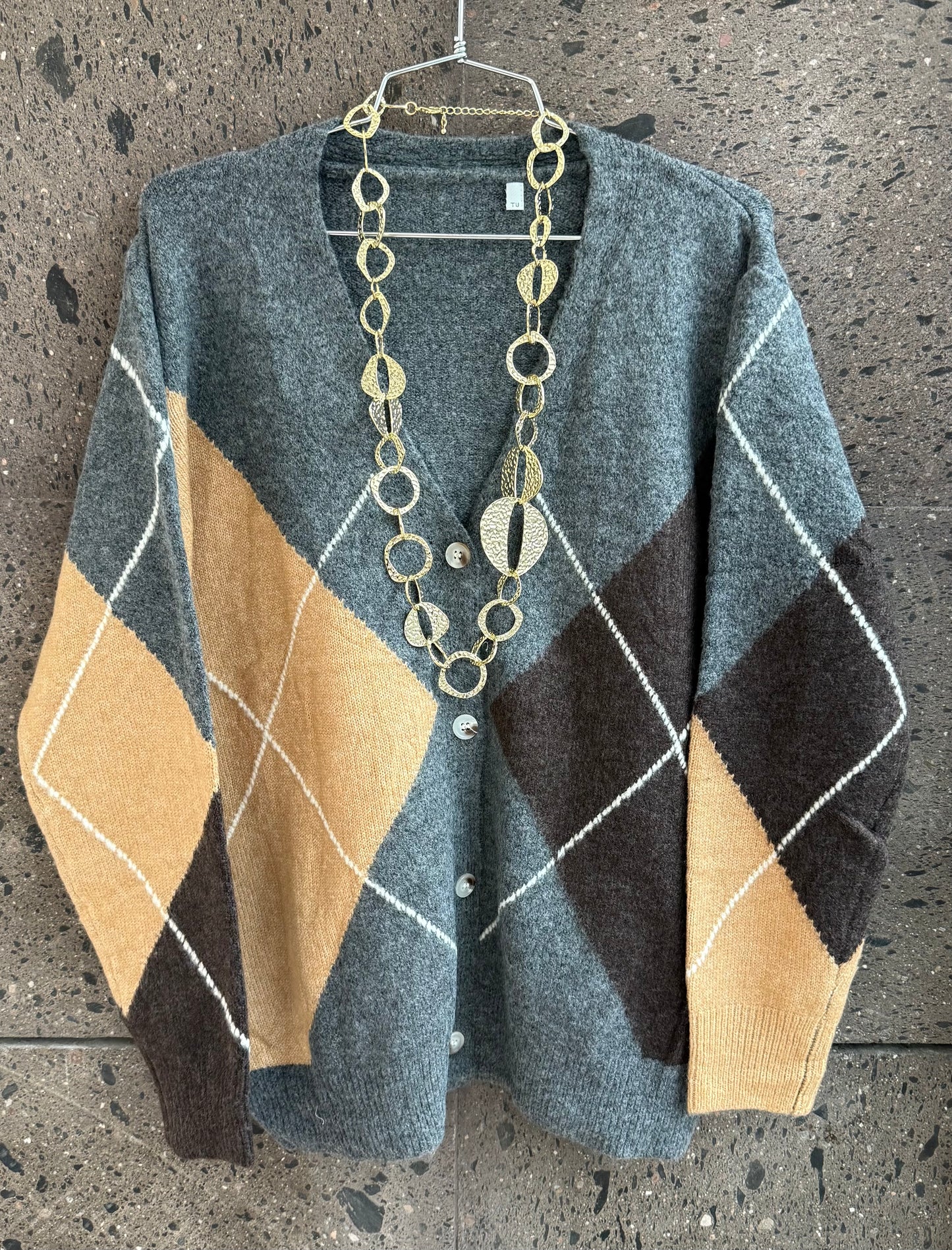 Sweter rombos gris oscuro