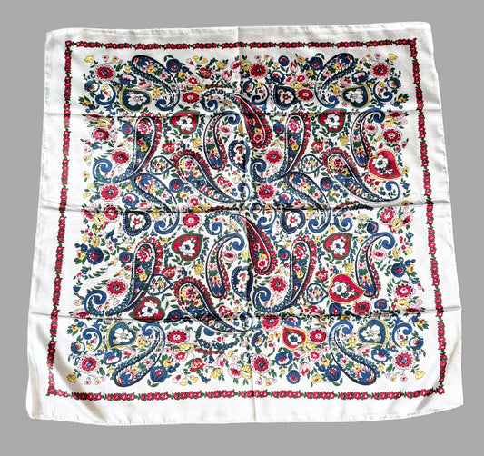 T mascada paisley blanca