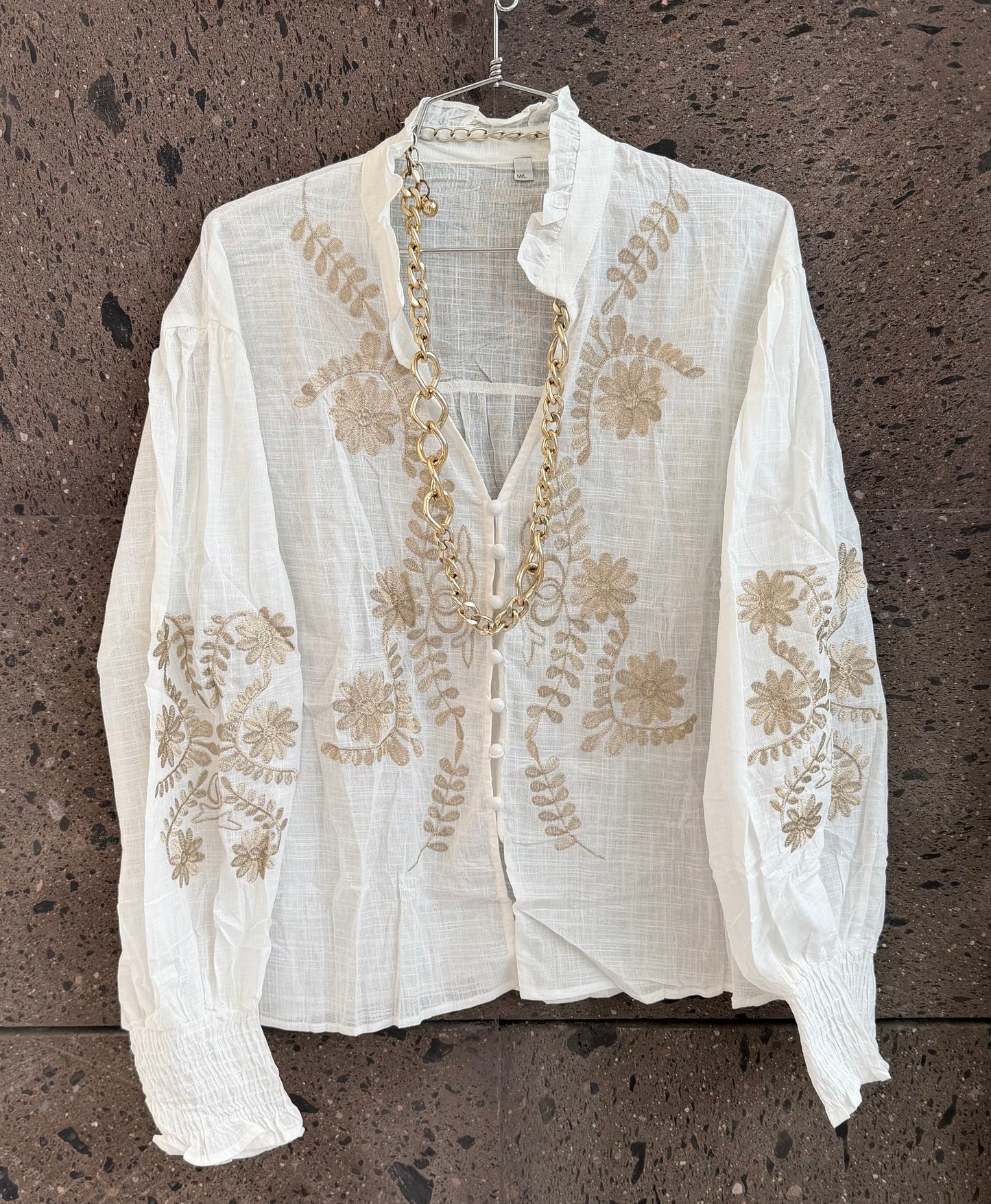 Camisa bordada blanca dorada
