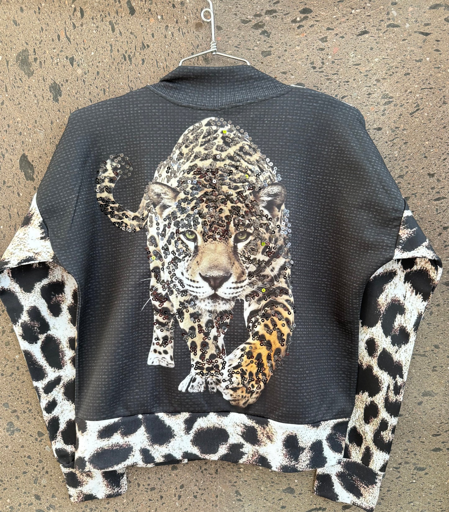 A Bomber leopardo lentejuela