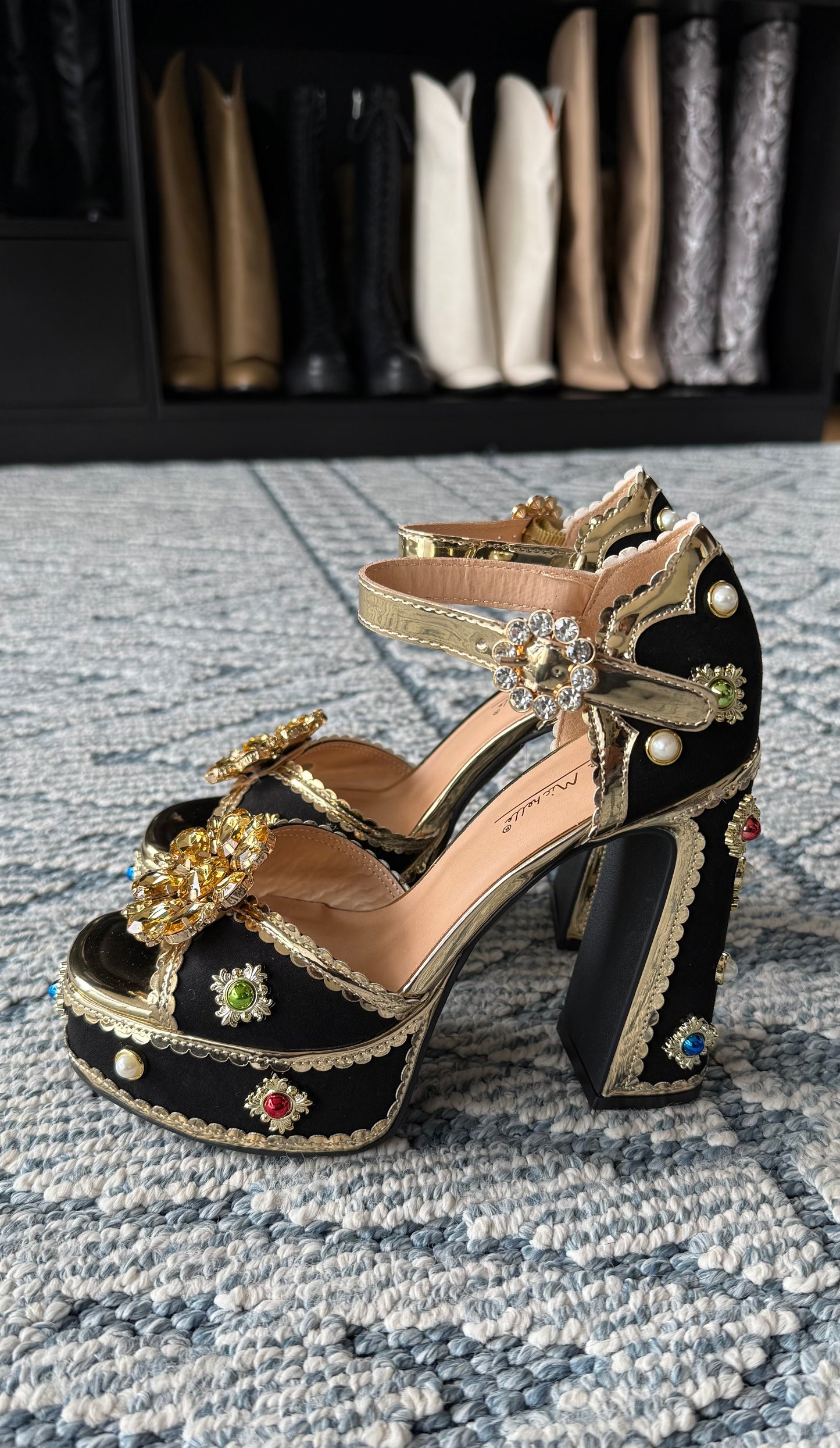 A zapato pedrería joyas